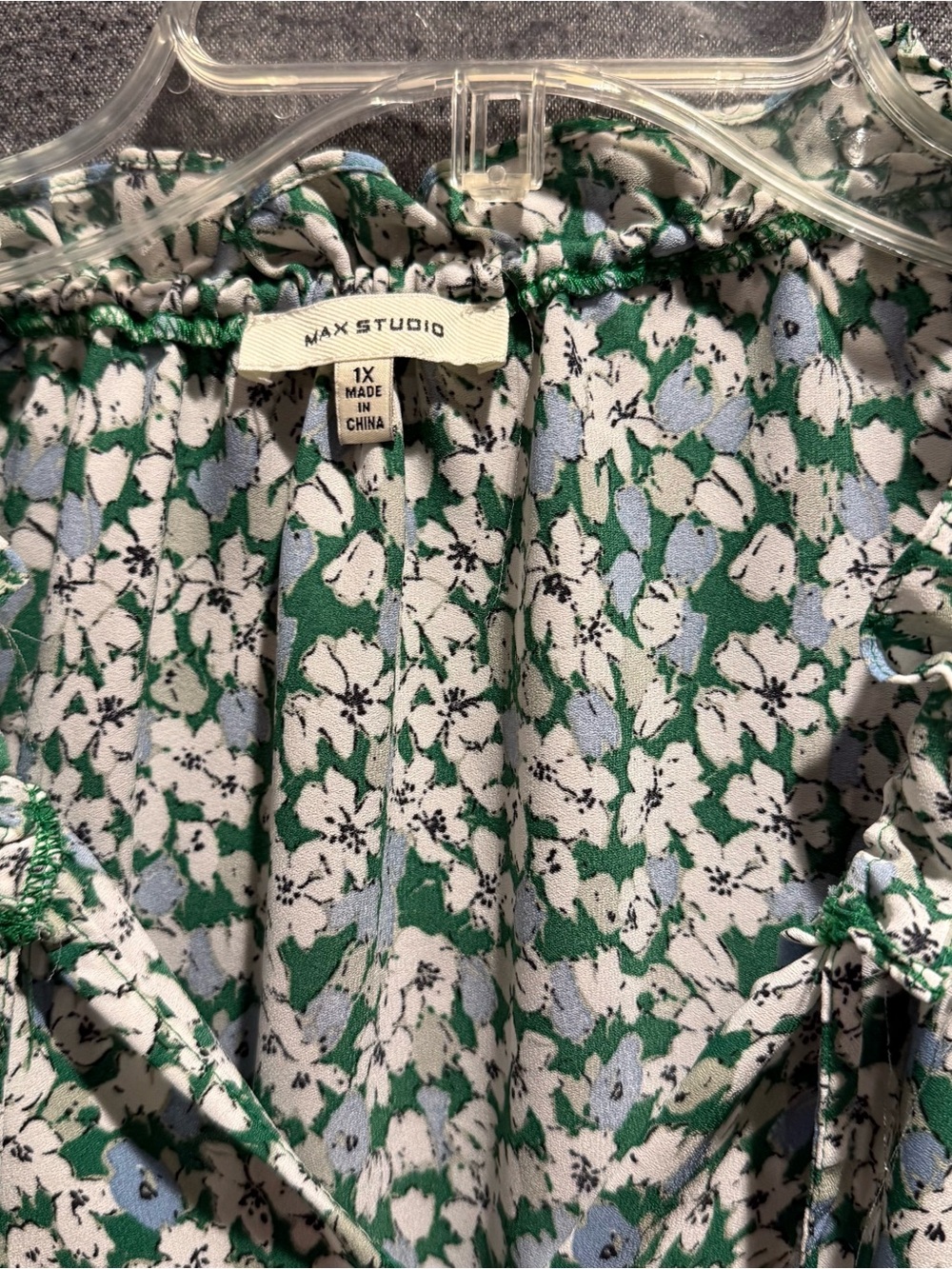 Max Studio Womens Plus 1X Green Floral Smocked Neck Blouse Short Sleeve Shirt - Picture 4 of 13